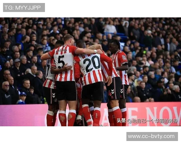 英超战报：利物浦遭遇四连败曼联喜迎三连胜展现强势回归