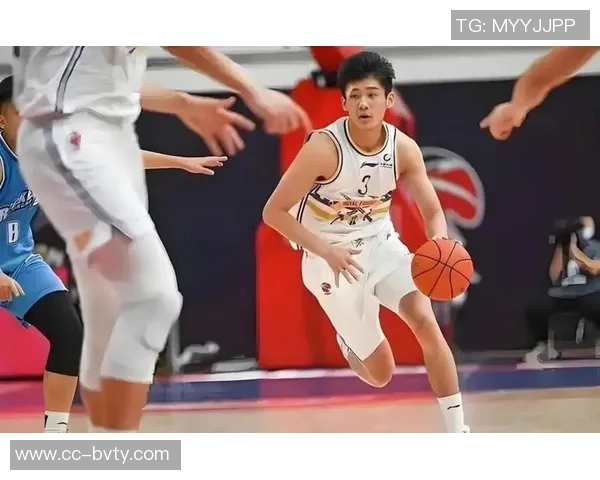 媒体人呼吁王俊杰转校寻找更适合自己风格的球队以获得更多出场机会